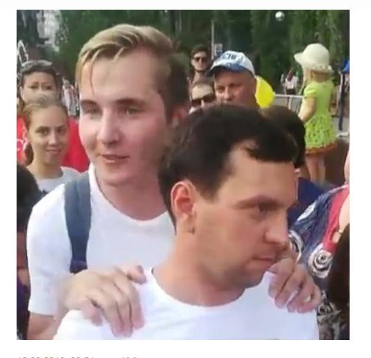 обыск в Балаково у активиста Алексея  Навального