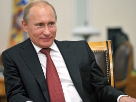 Путин поднял зарплаты помощникам депутатов